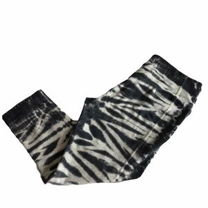 Nike Dri-Fit Gray Black Tiger Capri Leggings